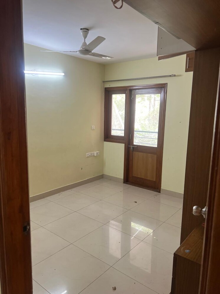 Room, embassy-habitat 3 Bedroom 1774 Sq.Ft. Apartment In Palace Road Bangalore 8976947