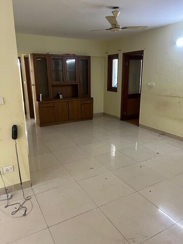 Room in 3 BHK Apartment at Embassy Habitat, Palace Road – for Sale