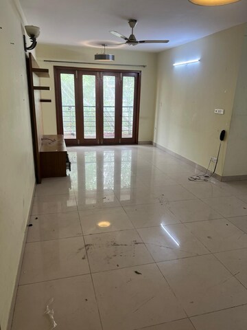 Room in 3 BHK Apartment at Embassy Habitat, Palace Road – for Sale