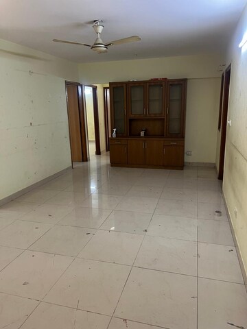 Room in 3 BHK Apartment at Embassy Habitat, Palace Road – for Sale