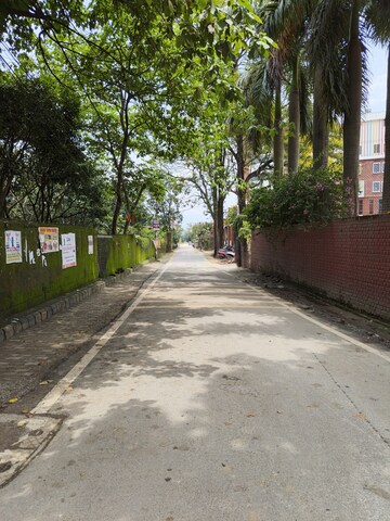 Parking in 2 BHK Builder Floor at Turner Road – for Sale