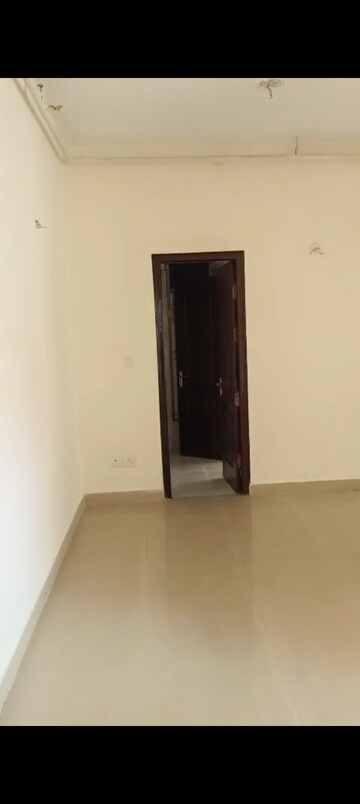 Room in 2 BHK Apartment at Supertech EcoVillage III, Sector 16b Greater Noida – for Rent
