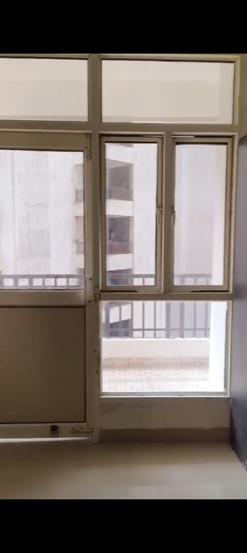 Room in 2 BHK Apartment at Supertech EcoVillage III, Sector 16b Greater Noida – for Rent