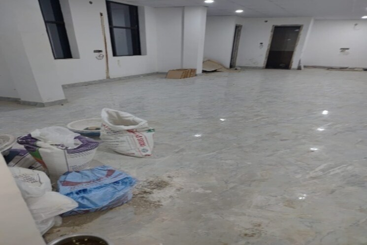  Parking, vibhuti khand Commercial Shop 1256 Sq.Ft. In Vibhuti Khand Lucknow 8977056