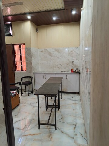 Furnished Amenities in 2 BHK Builder Floor at Turner Road – for Sale