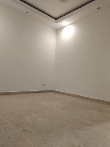 Building Lobby in 2 BHK Builder Floor at Lajpat Nagar 4 – for Rent