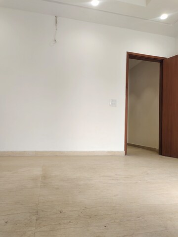 Room in 2 BHK Builder Floor at Lajpat Nagar 4 – for Rent