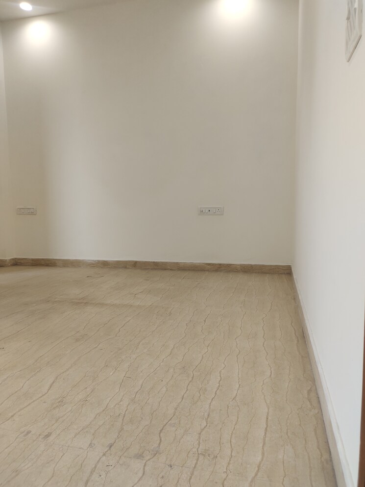 Room, lajpat nagar 4 2 Bedroom 900 Sq.Ft. Builder Floor In Lajpat Nagar 4 Delhi 8977091