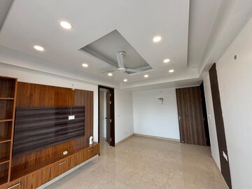 Kitchen in 3 BHK Builder Floor at Unitech South City 1, South City 1 – for Sale