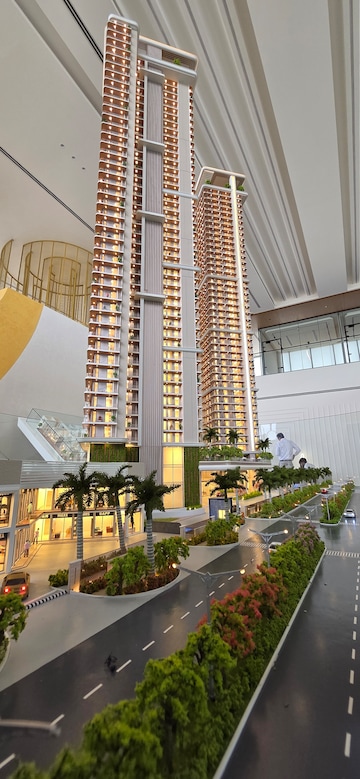  Showroom For Sale in Baani Address One, Sector 56