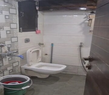 Bathroom in 1.5 BHK Apartment at Dadar East – for Rent