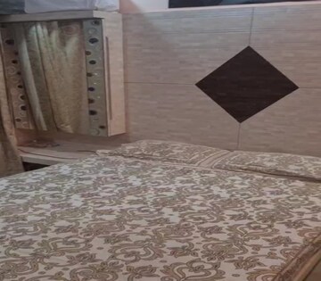 Bedroom in 1.5 BHK Apartment at Dadar East – for Rent
