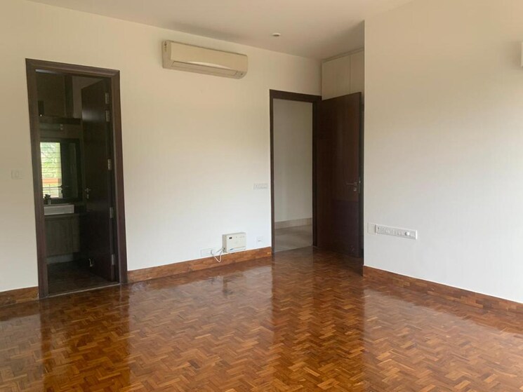 Room, sushant lok i 3 Bedroom 418 Sq.Yd. Builder Floor In Sushant Lok I Gurgaon 8977246