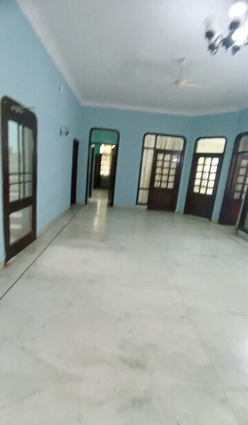 Building Lobby in 5 BHK Independent House at Sector 14 – for Rent