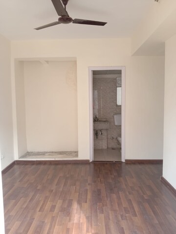 Room in 3 BHK Apartment at Paras Seasons, Sector 168 – for Rent