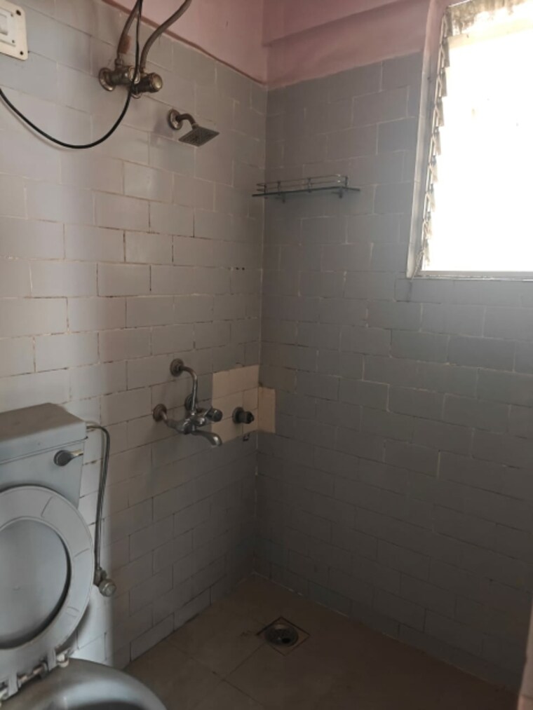 Bathroom, jal-vayu-vihar-apartments 3 Bedroom 1200 Sq.Ft. Apartment In Powai Mumbai 8977341