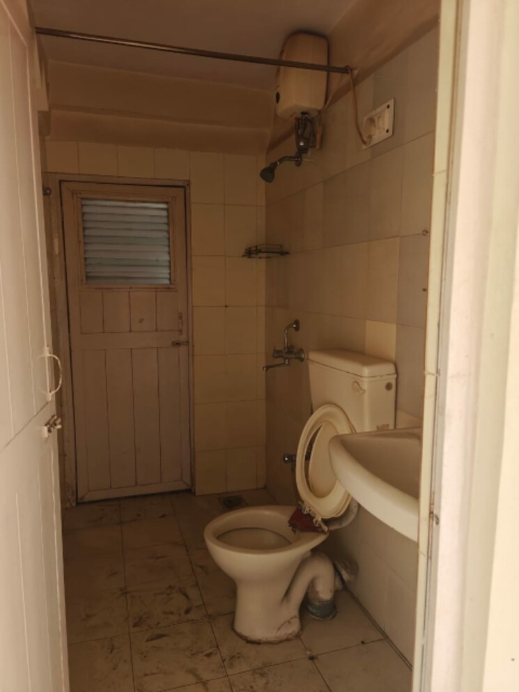 Bathroom, jal-vayu-vihar-apartments 3 Bedroom 1200 Sq.Ft. Apartment In Powai Mumbai 8977341