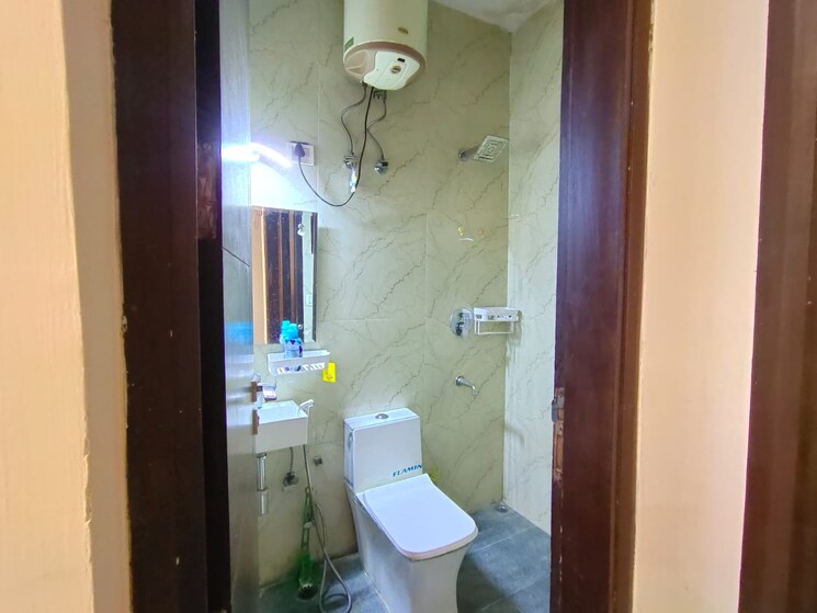 Bathroom, sector 43 1 Bedroom 500 Sq.Ft. Builder Floor In Sector 43 Gurgaon 8977364