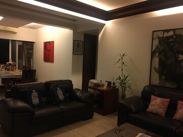 Living Room in 2.5 BHK Apartment at Rna Mirage, Worli – for Sale