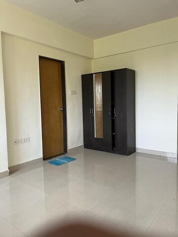 Bedroom in 3 BHK Apartment at Dosti Acres Aster, Wadala East – for Rent
