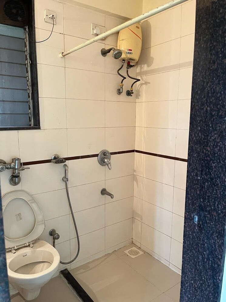 Bathroom, dosti-acres-aster 3 Bedroom 900 Sq.Ft. Apartment In Wadala East Mumbai 8977442