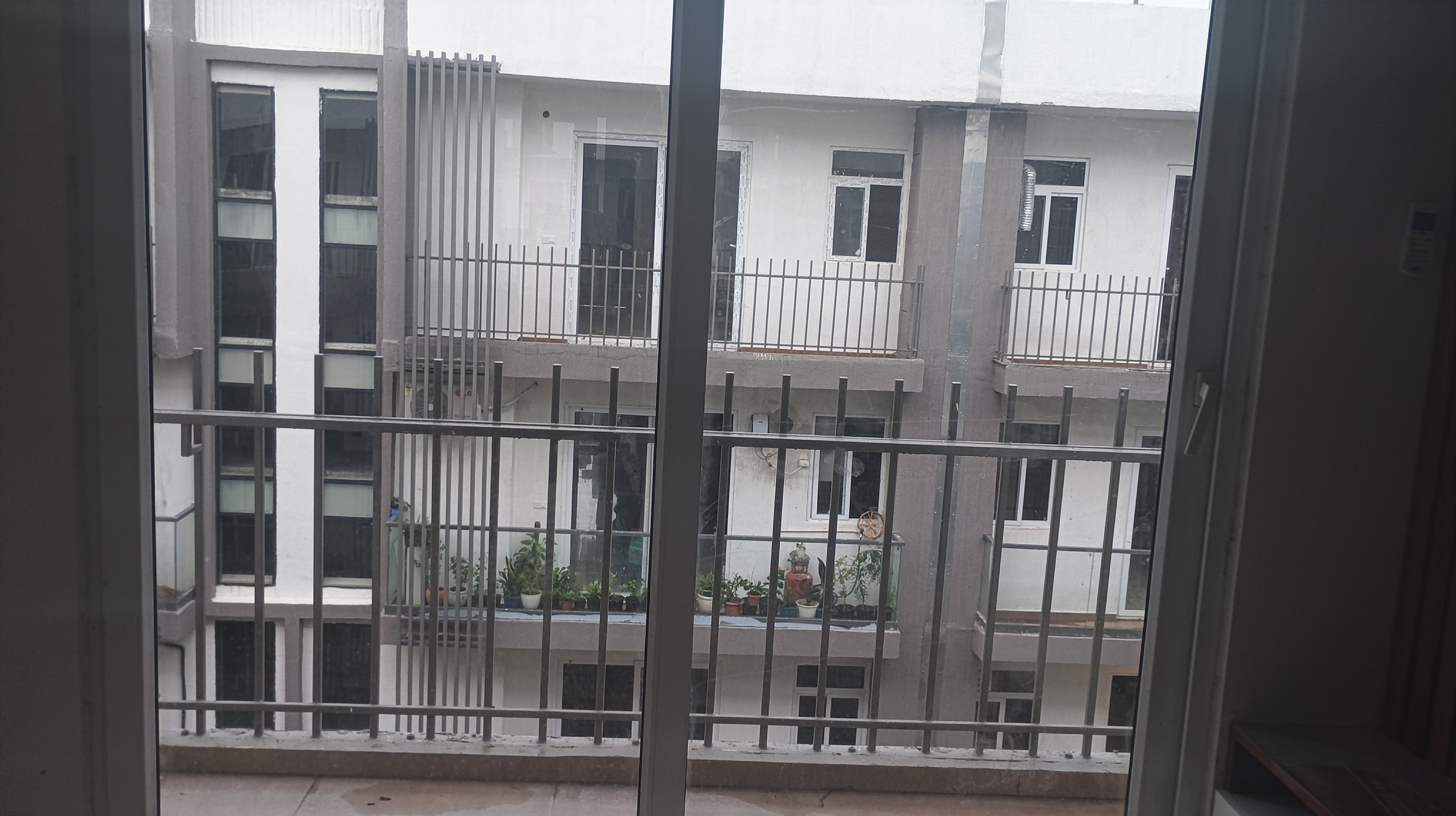 2.5 BHK Builder Floor For Rent in Smart World Gems