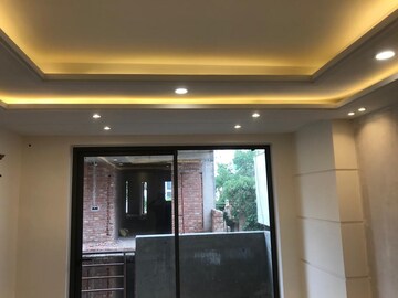 Building Lobby in 3 BHK Builder Floor at South City 1 – for Rent