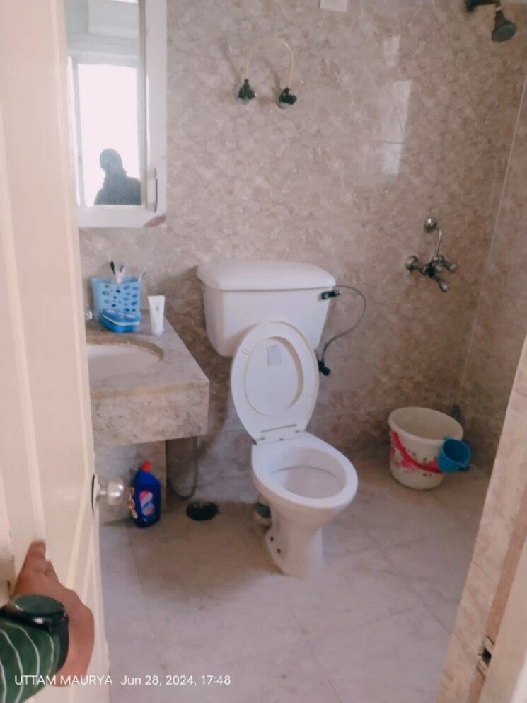 Bathroom, paras-seasons 2 Bedroom 985 Sq.Ft. Apartment In Sector 168 Noida 8977505