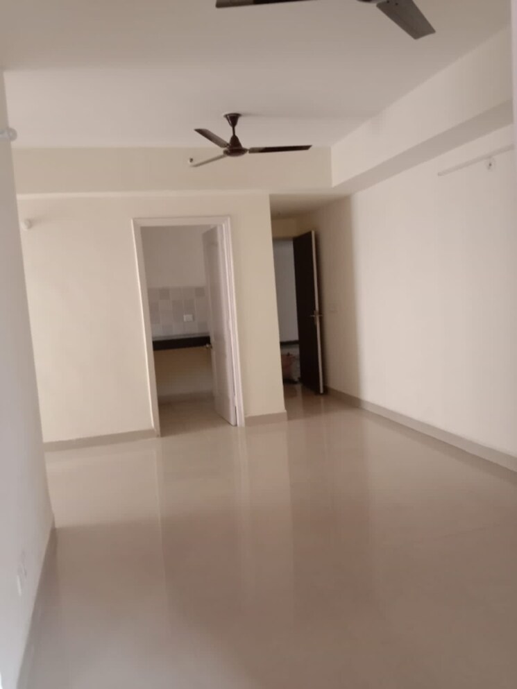 Room, paras-seasons 3 Bedroom 1130 Sq.Ft. Apartment In Sector 168 Noida 8977562