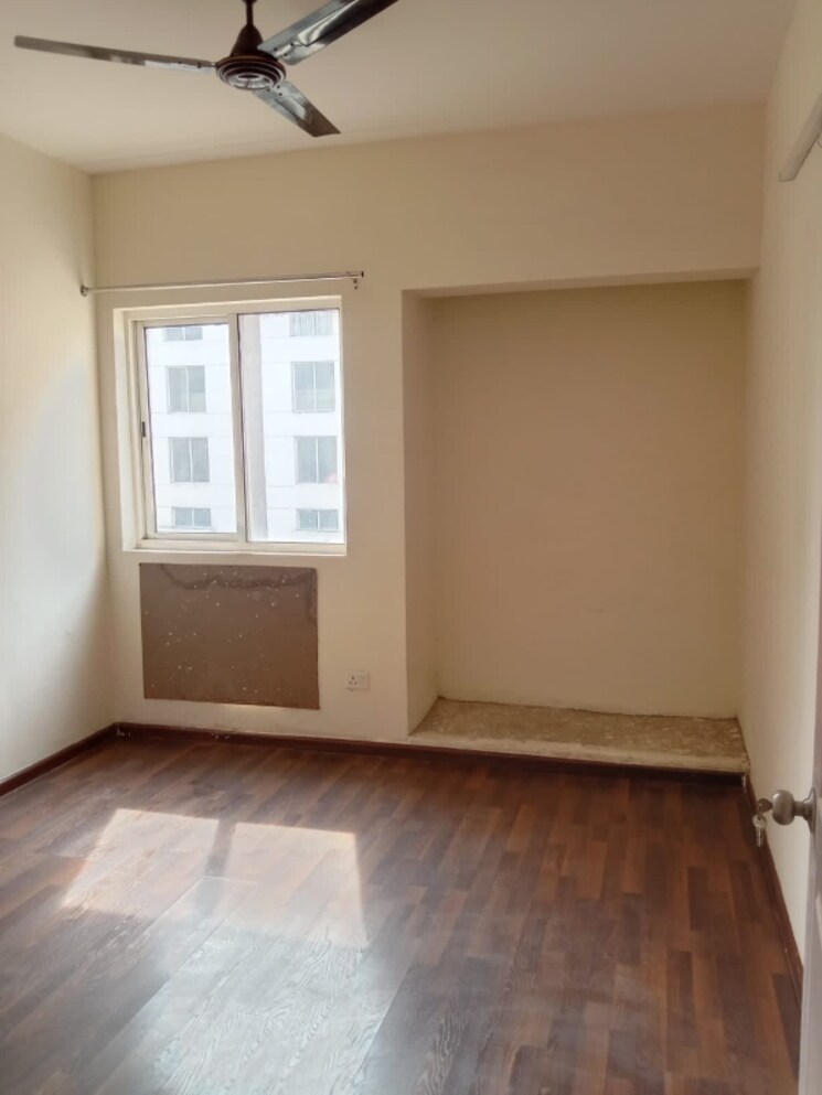 Room, paras-seasons 3 Bedroom 1130 Sq.Ft. Apartment In Sector 168 Noida 8977562