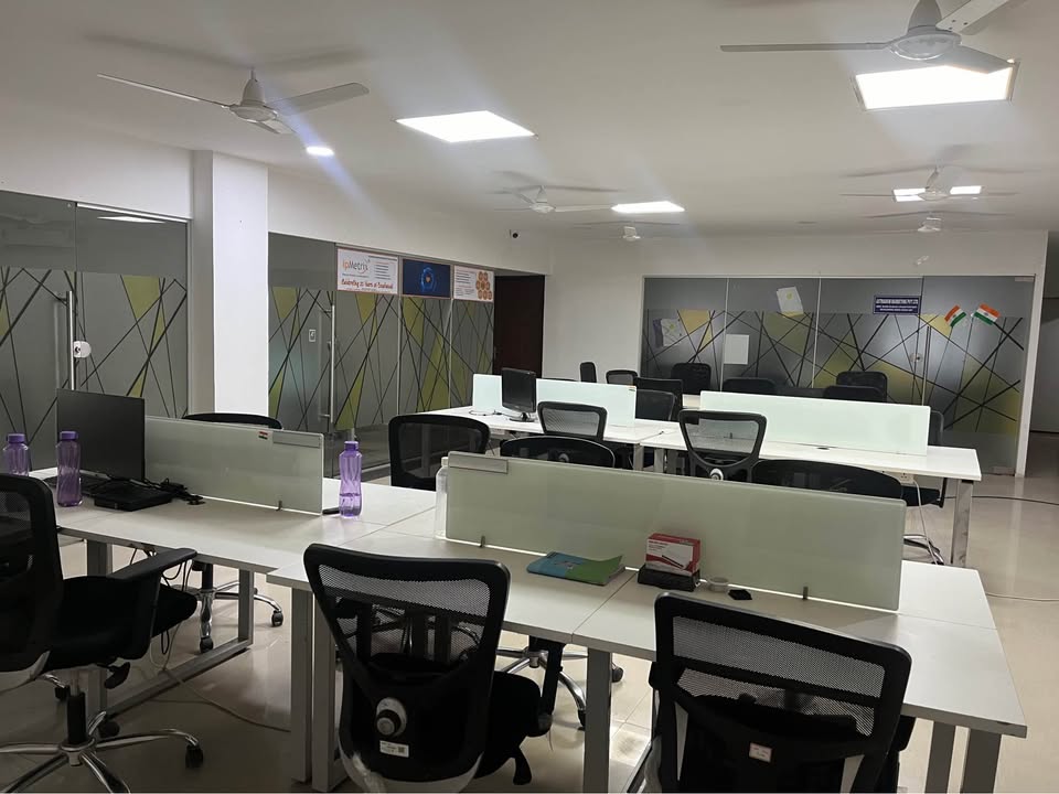 Office Space For Rent in Tukoganj