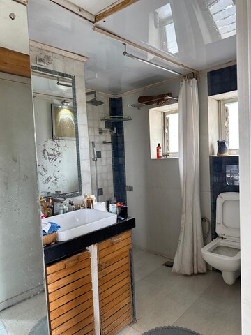 Building Lobby in 1 BHK Apartment at Girgaum Chowpatty – for Rent
