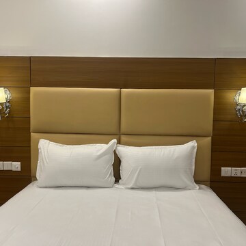 Furnished Amenities in  Pg at Dlf Cyber City – for Rent
