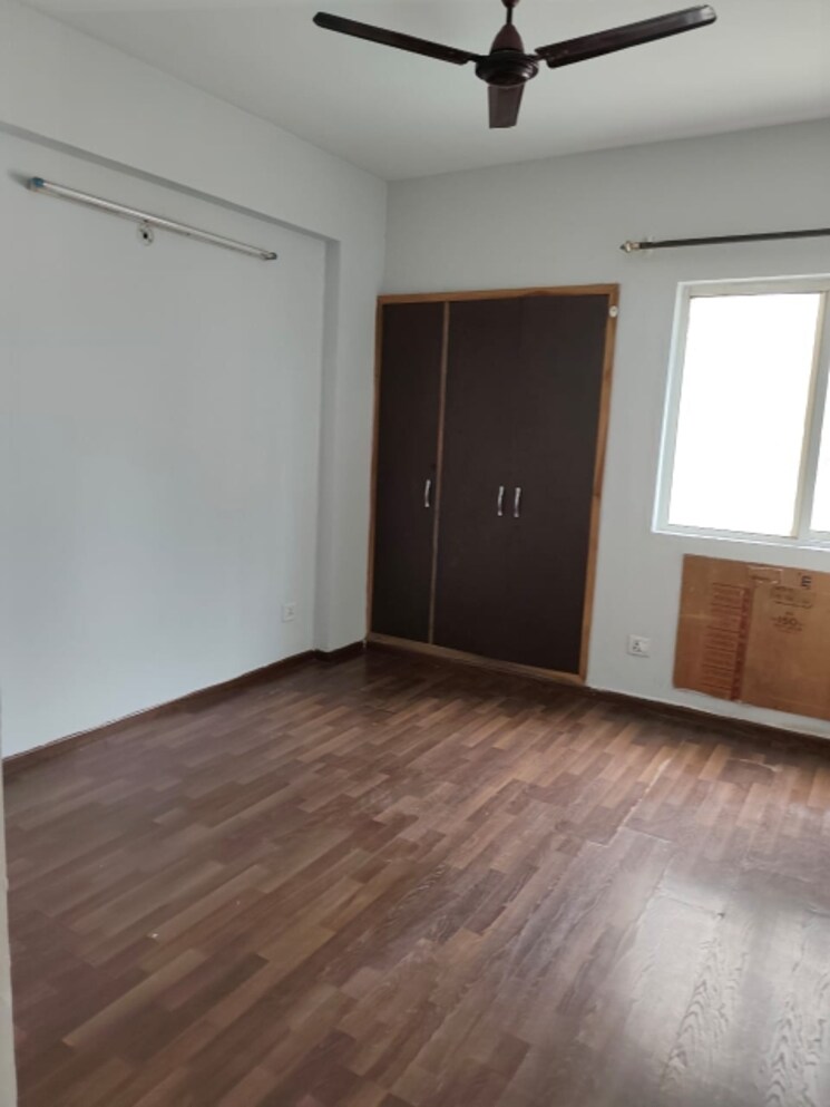 Room, paras-tierea 3 Bedroom 1592 Sq.Ft. Apartment In Sector 137 Noida 8977703