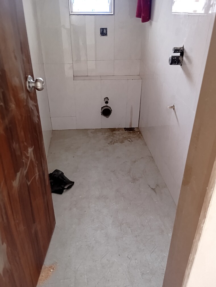 Attached Bathroom, andheri east 1 Bedroom 375 Sq.Ft. Apartment In Andheri East Mumbai 8977729