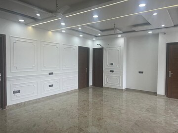 Building Lobby in 4 BHK Builder Floor at Sector 15 – for Sale
