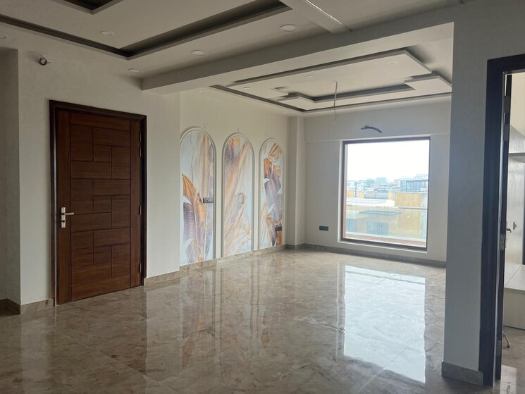 Room, sector 15 4 Bedroom 500 Sq.Yd. Builder Floor In Sector 15 Faridabad 8977771