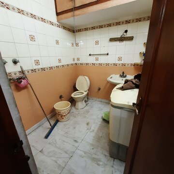 Team Area in 2 BHK Builder Floor at Lajpat Nagar I – for Rent