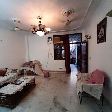 Furnished Amenities in 2 BHK Builder Floor at Lajpat Nagar I – for Rent