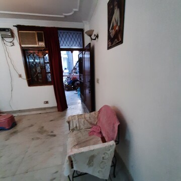 Furnished Amenities in 2 BHK Builder Floor at Lajpat Nagar I – for Rent