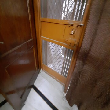 Furnished Amenities in 2 BHK Builder Floor at Lajpat Nagar I – for Rent
