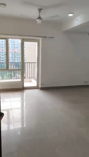 Room in 3 BHK Apartment at Panchsheel Greens II, Sector 16 Greater Noida – for Sale