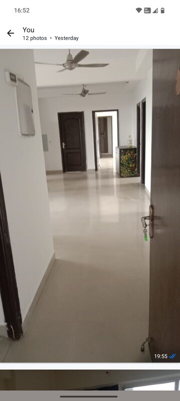 Room in 4 BHK Apartment at Godrej Woods Plumeria, Sector 43 – for Rent