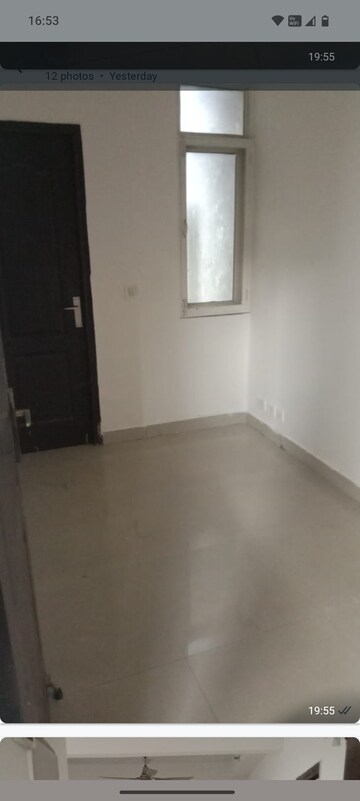 Room in 4 BHK Apartment at Godrej Woods Plumeria, Sector 43 – for Rent