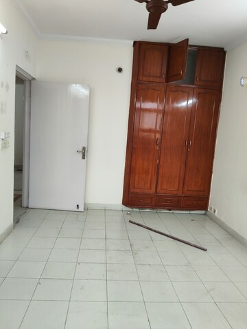 2 BHK Apartment For Rent in Ansal Sushant Estate, Sector 52