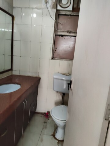 Bathroom in 2 BHK Apartment at Ansal Sushant Estate, Sector 52 – for Rent