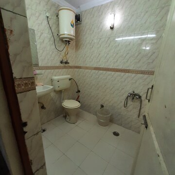 Bathroom in 1 RK Builder Floor at Lajpat Nagar ii – for Rent