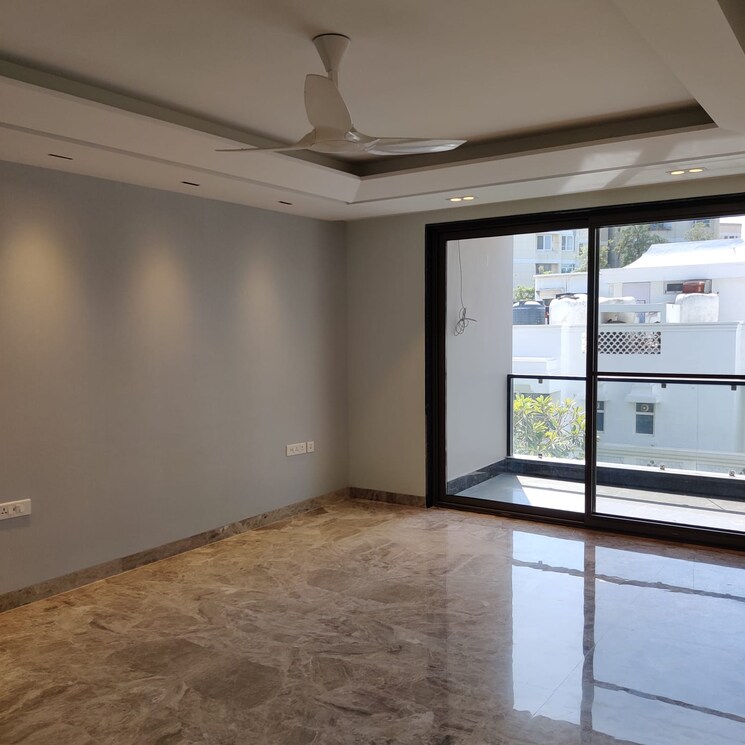 Room, sushant lok i 4 Bedroom 300 Sq.Yd. Builder Floor In Sushant Lok I Gurgaon 8977892