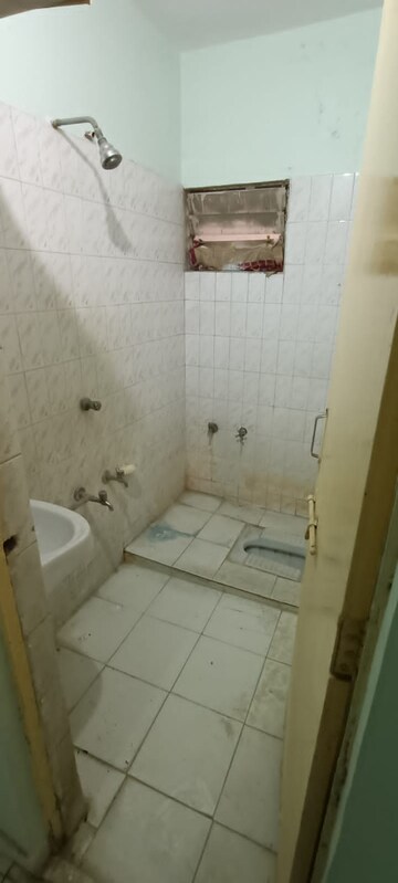 Bathroom in 1 BHK Apartment at Satellite – for Rent