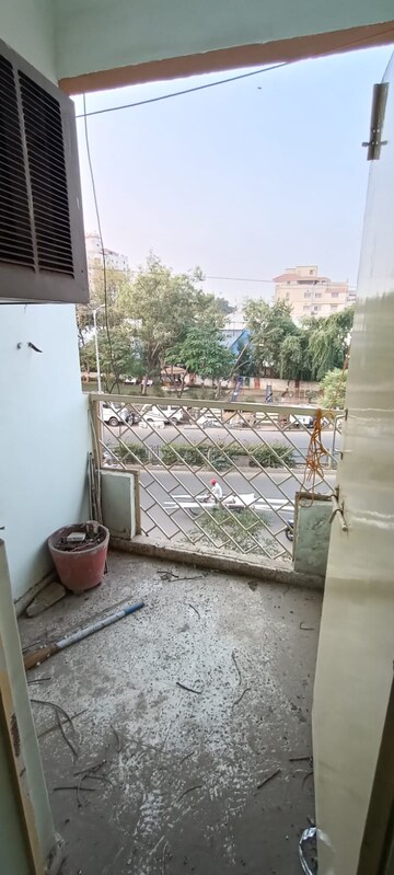 Balcony in 1 BHK Apartment at Satellite – for Rent